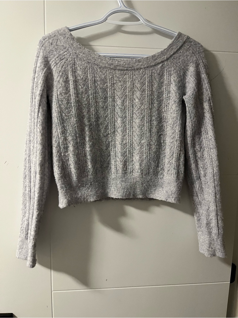 Jessica Simpson Light Gray Off-the-Shoulder Cropped Cable Knit Sweater